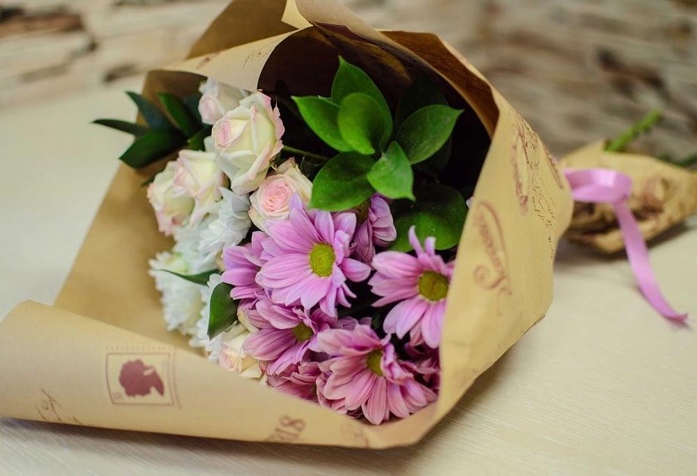 Букет цветов из: Розы и Хризантемы в Рыльске