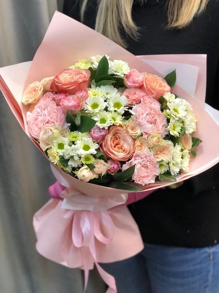 Букет цветов из: Гвоздики, Розы и Хризантемы в Рыльске