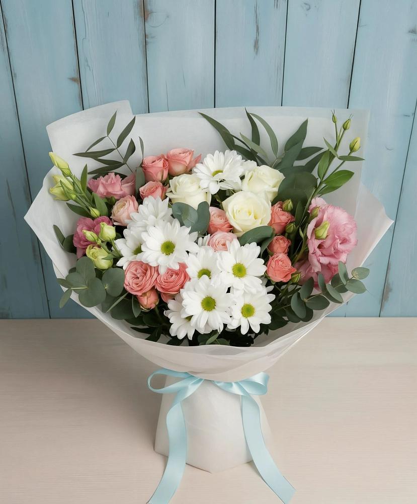 Букет цветов из: Розы, Лизиантусы и Хризантемы в Рыльске