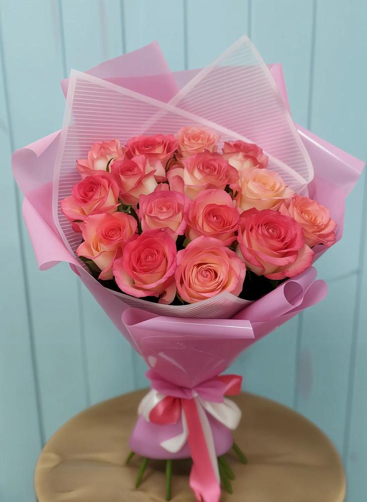 Букет 15 Розовых роз Равель в Рыльске