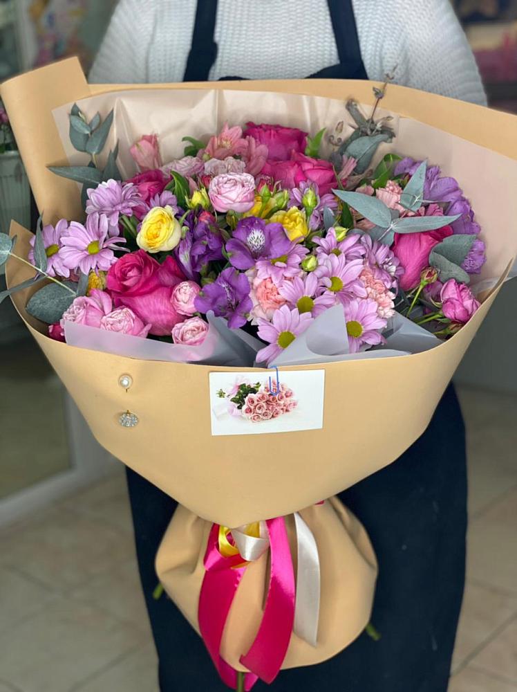 Букет цветов из: Хризантемы, Гвоздики и Альстромерии в Рыльске