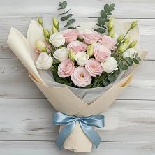 Букет цветов из:  Лизиантусы в Рыльске