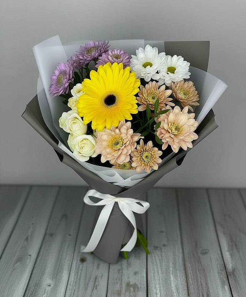 Букет цветов из: Розы, Герберы и Хризантемы в Рыльске