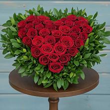 Цветочная композиция из Розы в виде сердца в Рыльске