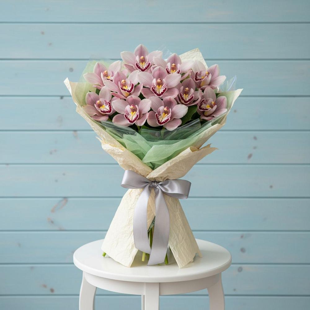 Букет цветов из: Орхидеи и Розы в Рыльске