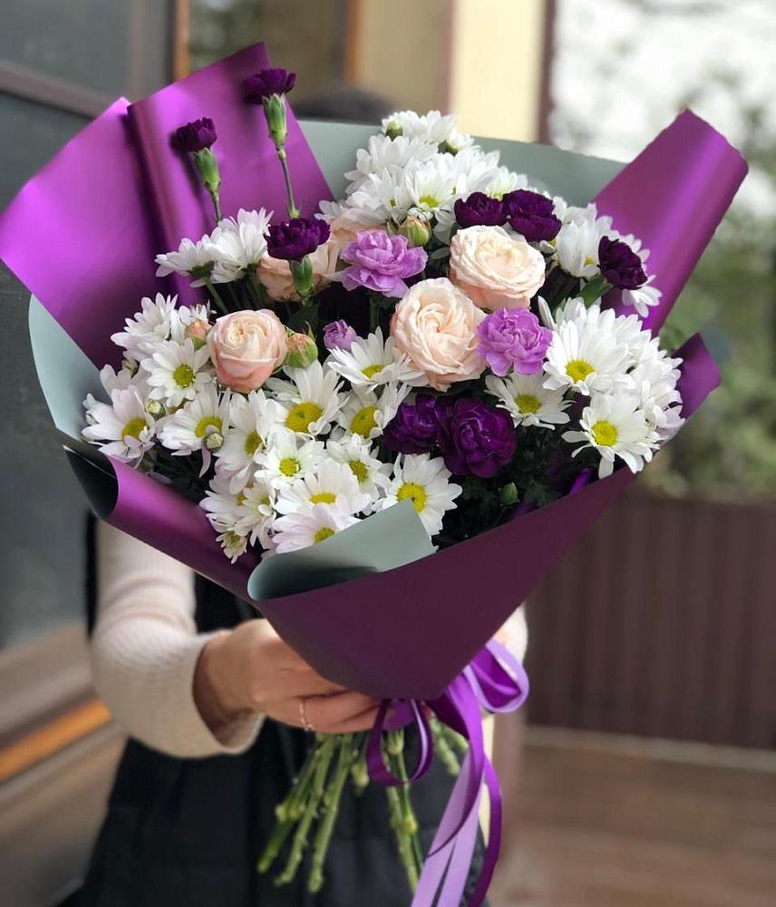 Букет цветов из: Хризантемы, Гвоздики и Розы в Рыльске