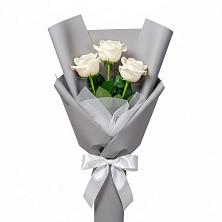 Букет 3 белые розы в Рыльске