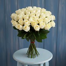 Букет 51 Белая роза Эдлесс Лав в Рыльске