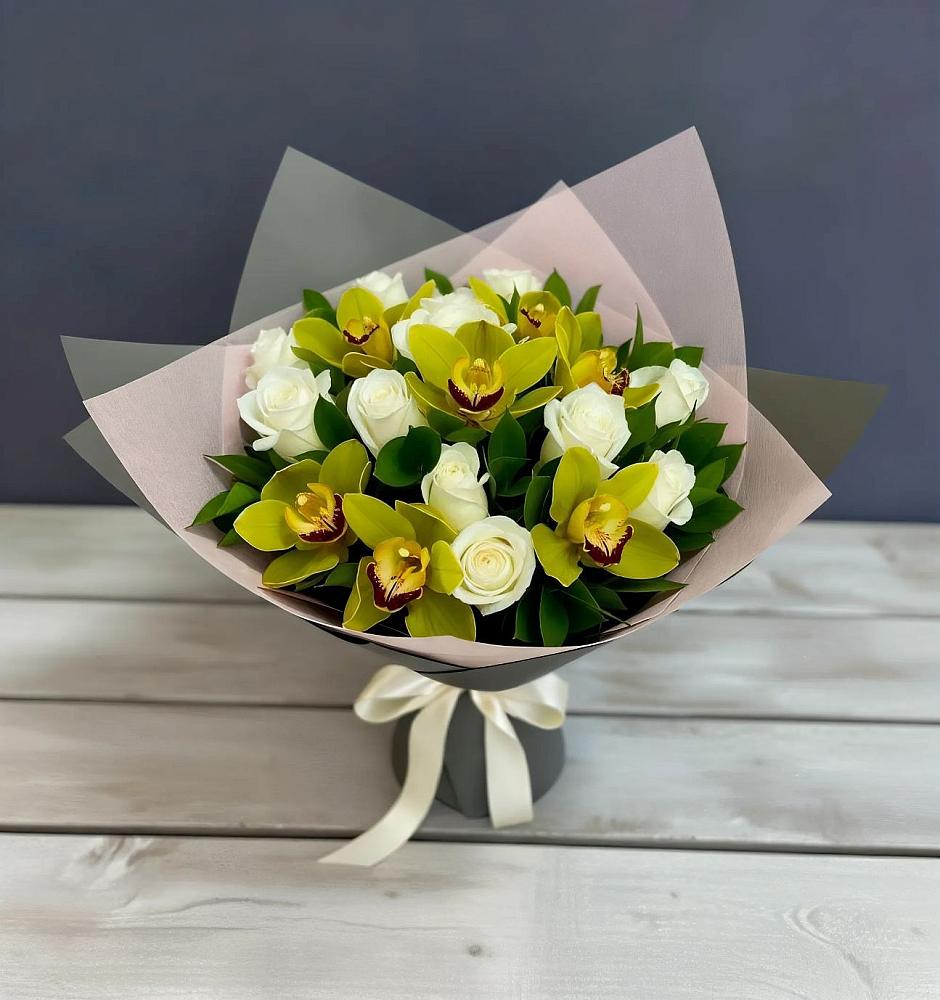 Букет цветов из: Орхидеи и Розы в Рыльске