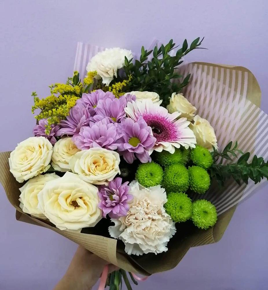 Букет цветов из: Хризантемы, Розы, Гвоздики и Герберы в Рыльске