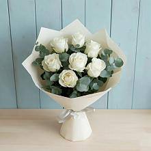 Букет Белые розы в Эвкалипте в Рыльске