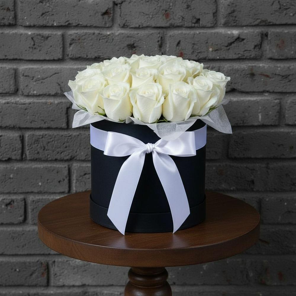 Цветочная композиция из Розы в шляпной коробке в Рыльске