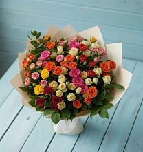 Букет Микс из разноцветных кустовых роз в Рыльске