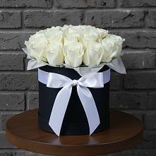 Цветочная композиция из Розы в шляпной коробке в Рыльске